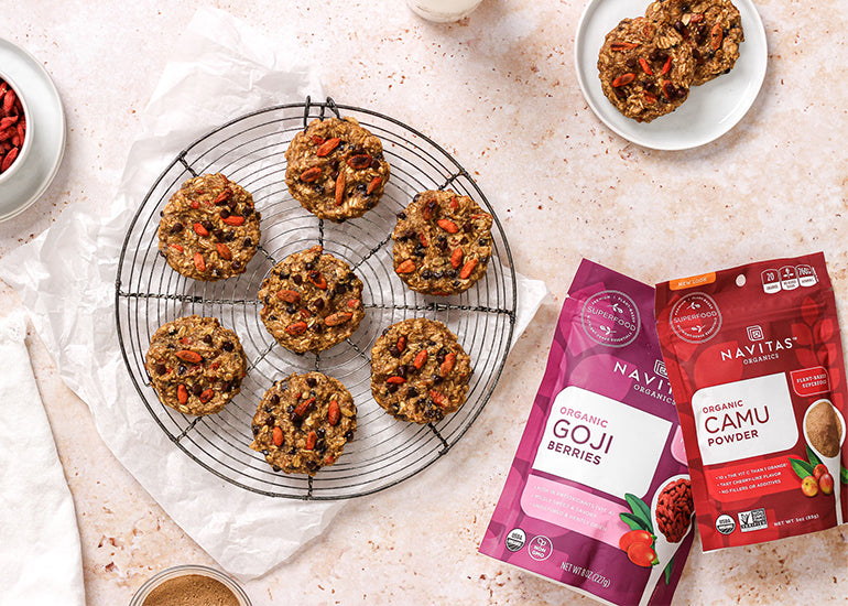 A cooling rack topped with cookies made with Navitas Organics Camu Powder and Goji Berries.