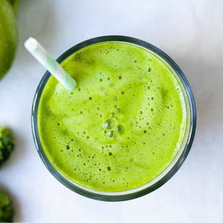 Superfood+ Greens Blend lifestyle image