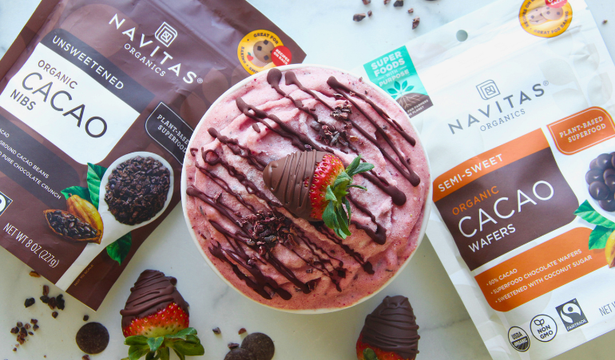 Chocolate-covered Strawberry Smoothie Bowl